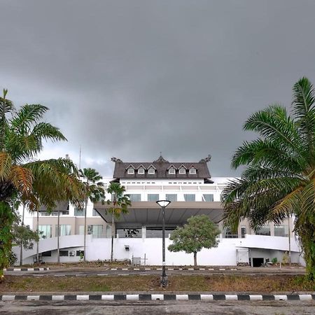 Horison Ultima Bandara Balikpapan Hotel Sepinggang Kecil Екстериор снимка